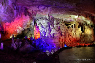 Екскурсія в печеру Прометея Грузія