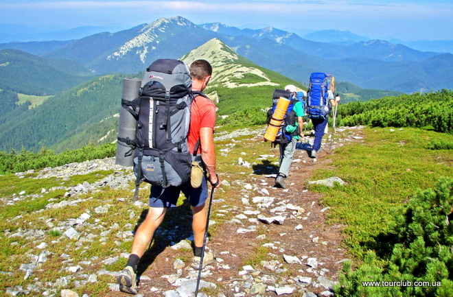 Как организовать поход в горы летом?