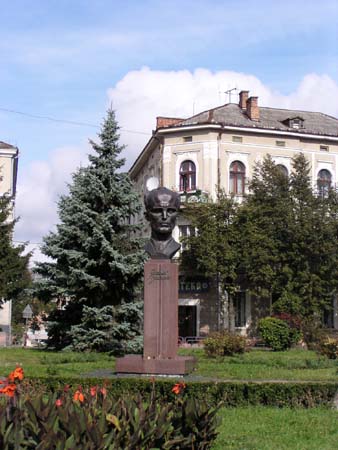 пам'ятник Я. Стецьку в Тернополі