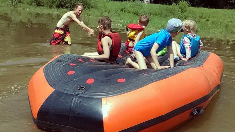 Rafting Dniester with children