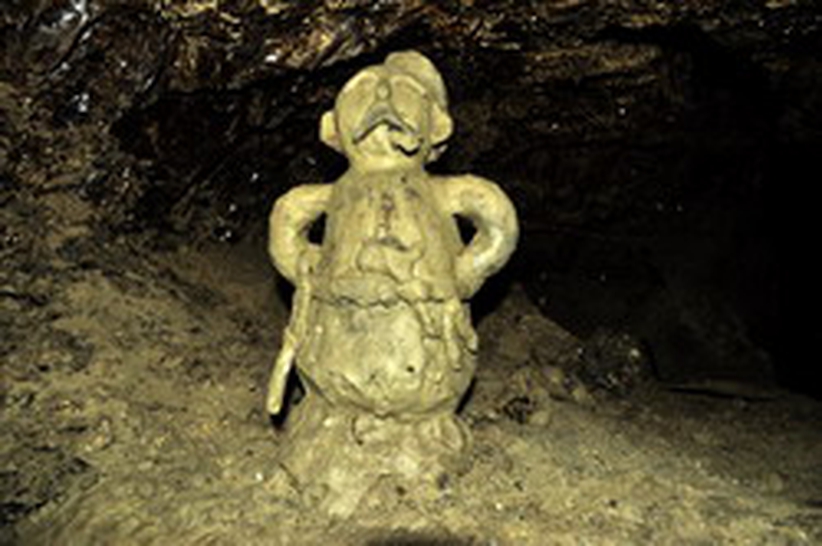 Подземный музей скульптур в пещере Оптимистическая
