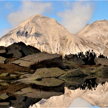 Trekking on mountain chain Pirin (Bulgaria)